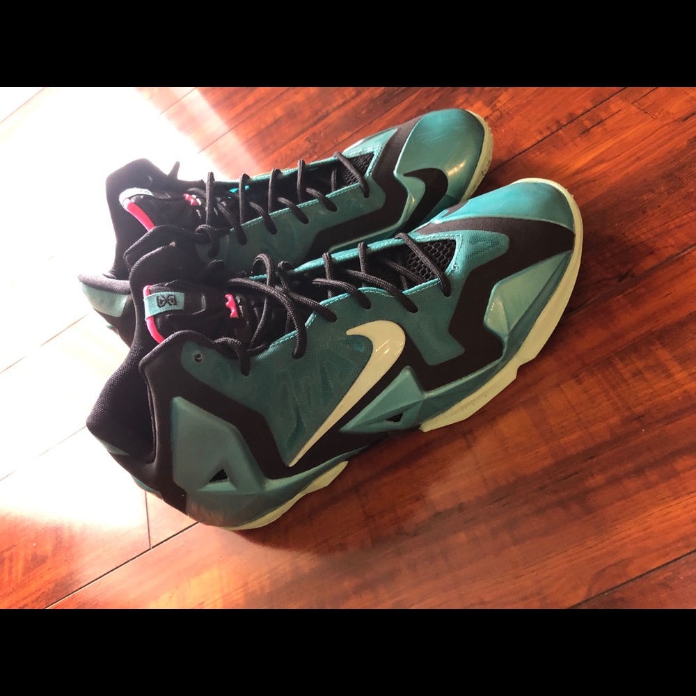 Lebrons - image 2